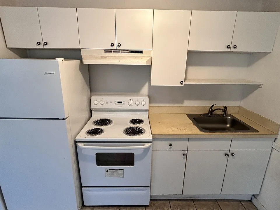 14 Marion St #1L