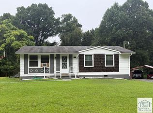 740 Chestnut Knob Rd, Martinsville, VA 24112