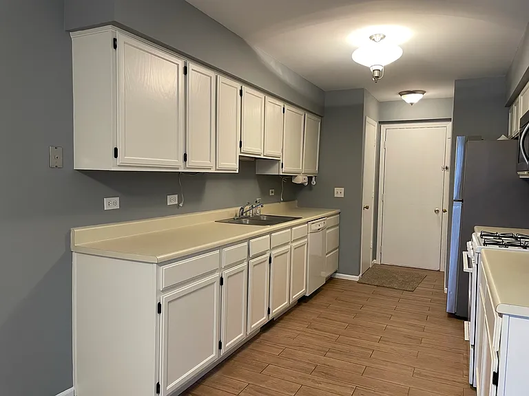 462 Village Creek Dr #1 — Photo 4