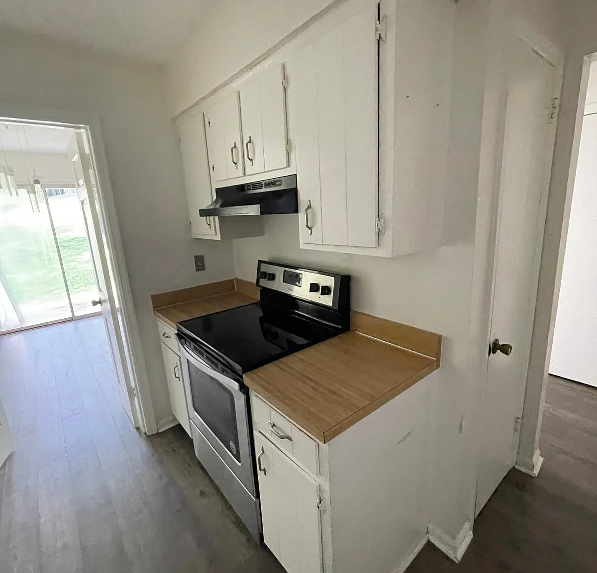 3 bed, 2.5 bath, 1364 sqft, $1,595 — Photo 2