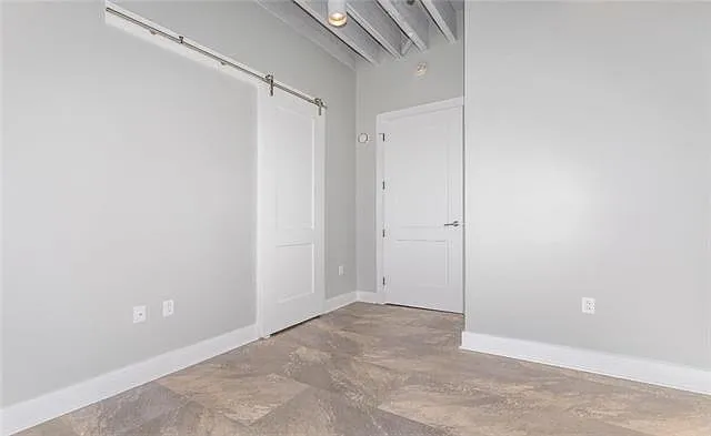 818 Howard Ave #402 — Photo 13
