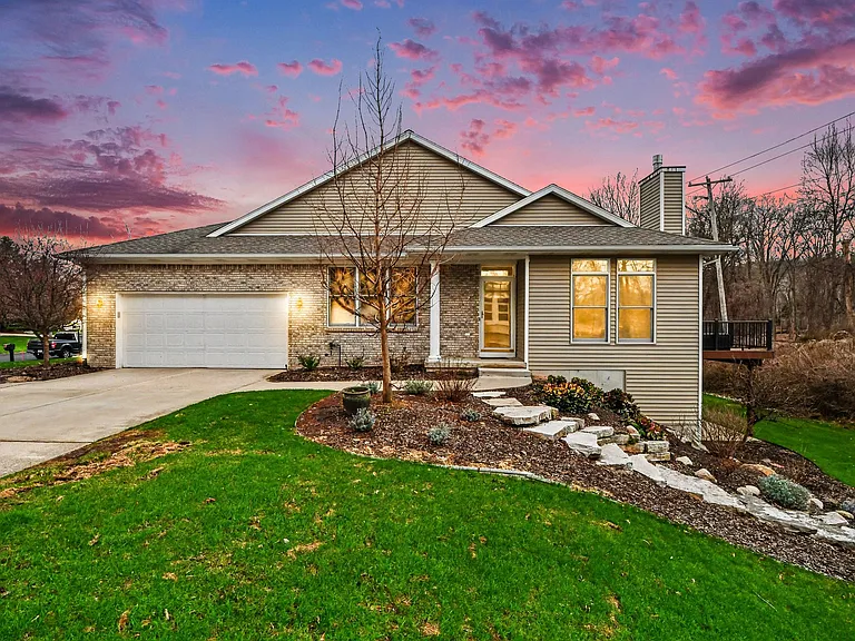 1127 Dogwood Meadows Dr SE — Photo 1