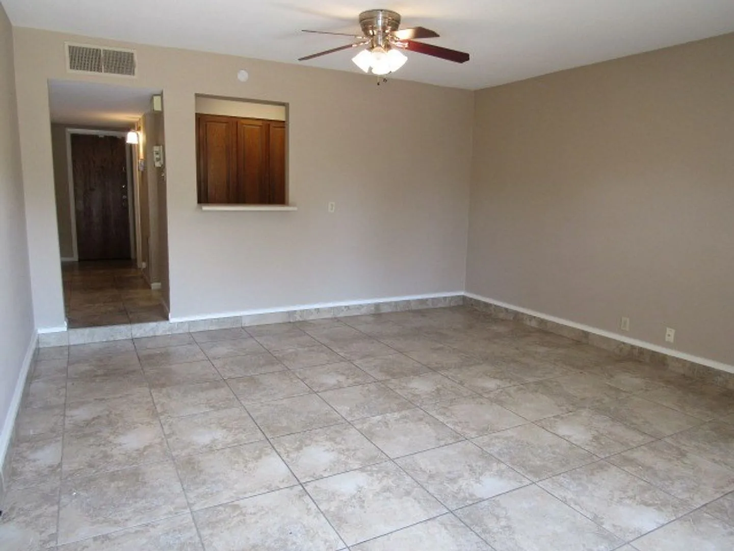 2725 Santa Fe Unit B - 2/Bed 2.5/Bath - $1250/month — Photo 2