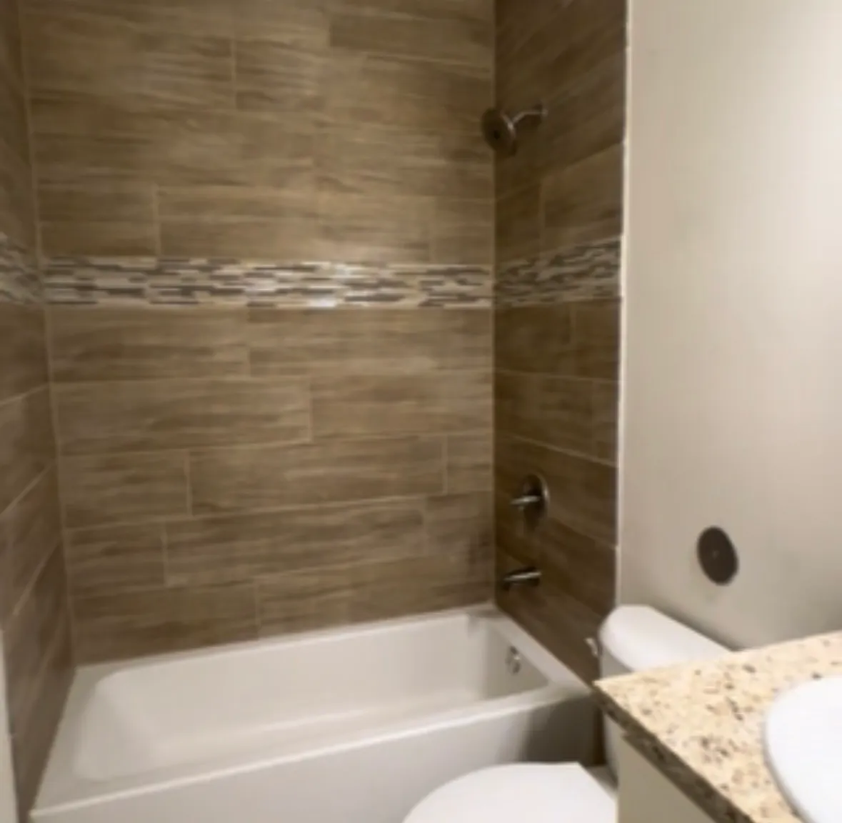 4 bed, 1487 sqft, $2,050 — Photo 1