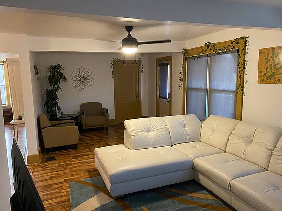 Living room w/ 50" Smart TV & Sleeper sofa!