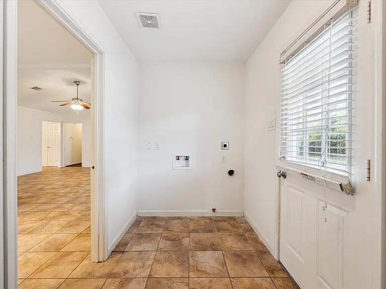 6215 Cheena Dr — Photo 18