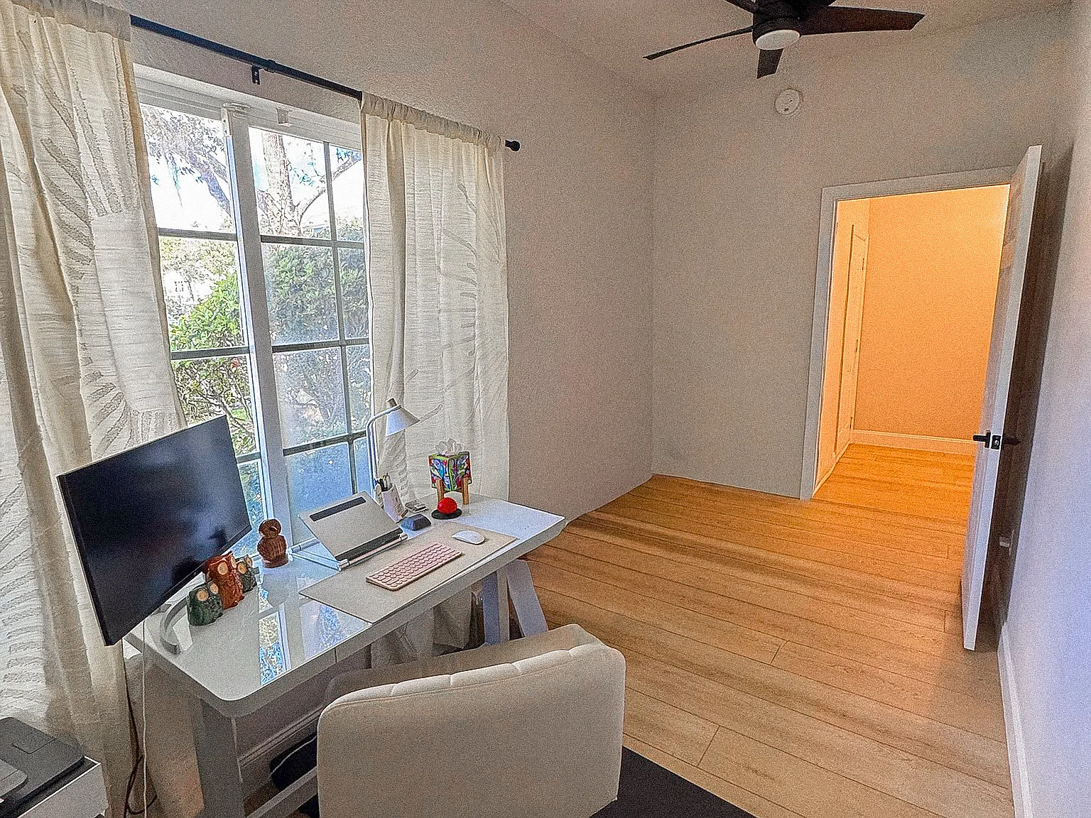 4 bed, 2281 sqft, $4,495 — Photo 3