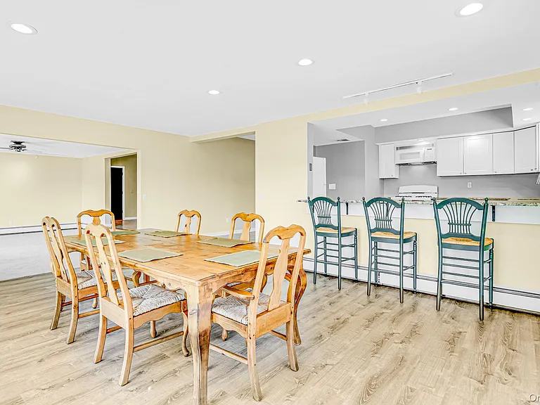 1394 Main Rd — Photo 7