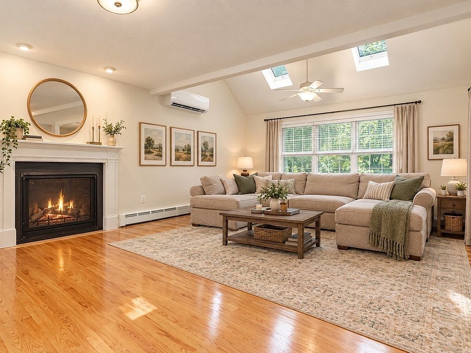 1st image of 53 E Baylies Rd