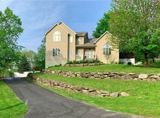 18 Highland View Pl, Middletown, NY 10940