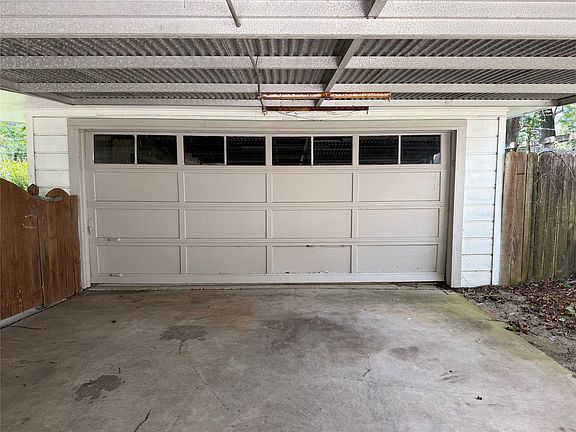 3rd image of 2619 N Woodloch St