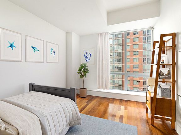 4th image of 150 Myrtle Ave APT 1603