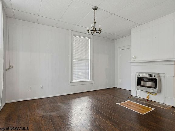 5th image of 7 College St
