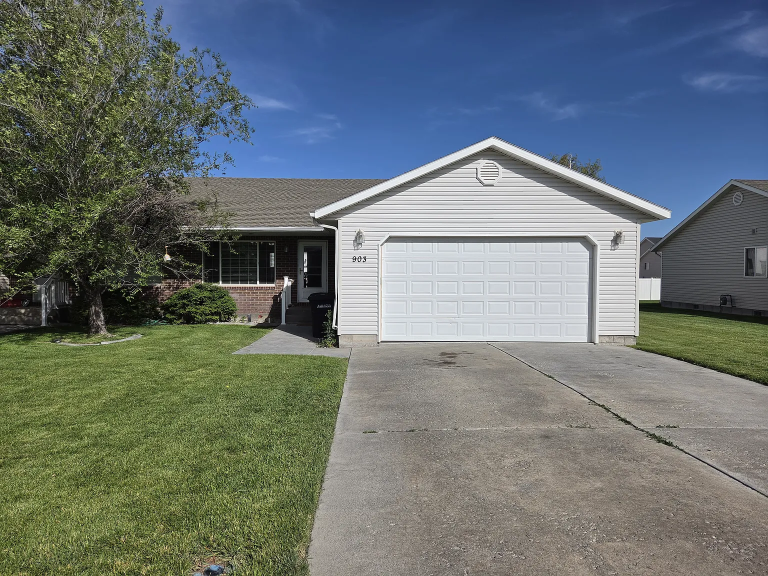 3 bed, 2.0 bath, 1192 sqft, $1,675 — Photo 1