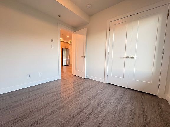 5th image of 147 Haliburton St #507