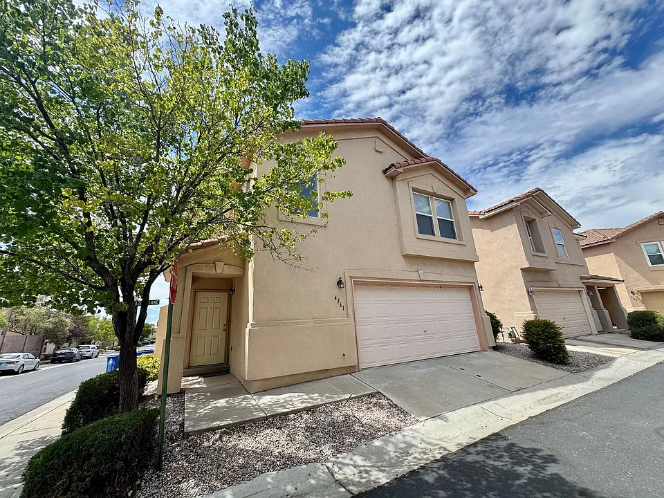 4361 Altura Vista Ln NE