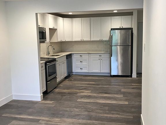 3rd image of 3717 Oxford Blvd #4