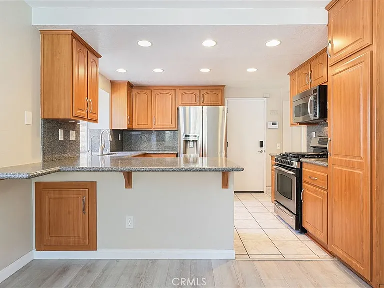 23205 Azela Cir — Photo 15