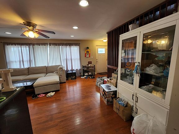 3rd image of 5653 N Harlem Ave