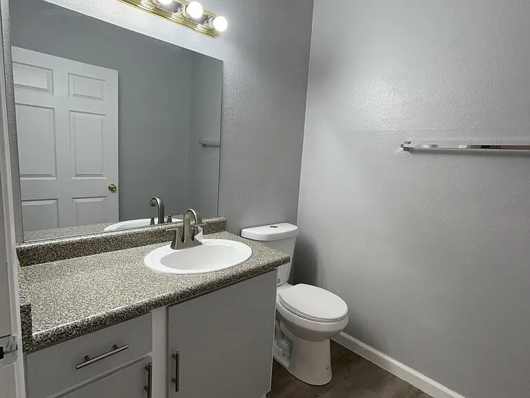 4915 E Russell Rd #115-19 — Photo 6