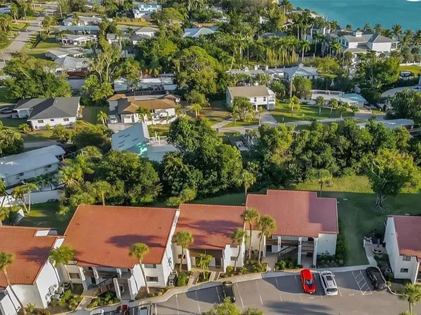 1646 Stickney Point Rd APT 101, Sarasota, FL 34231