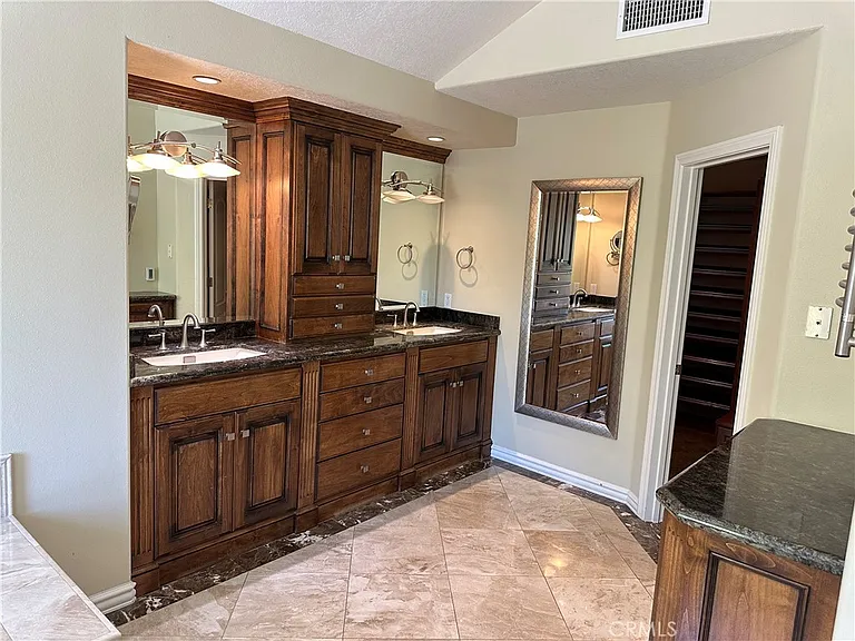 1700 Bronzewood Ct — Photo 24