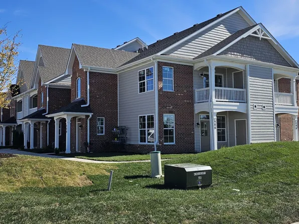 430 Timber Pointe Dr, Joliet, IL 60431