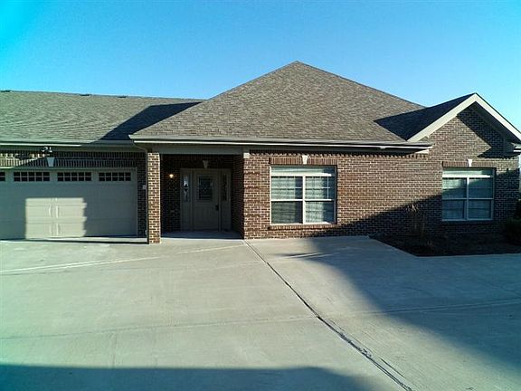 3rd image of 127 Nicklaus Dr