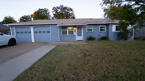 1004 Russell Ln Photo 1