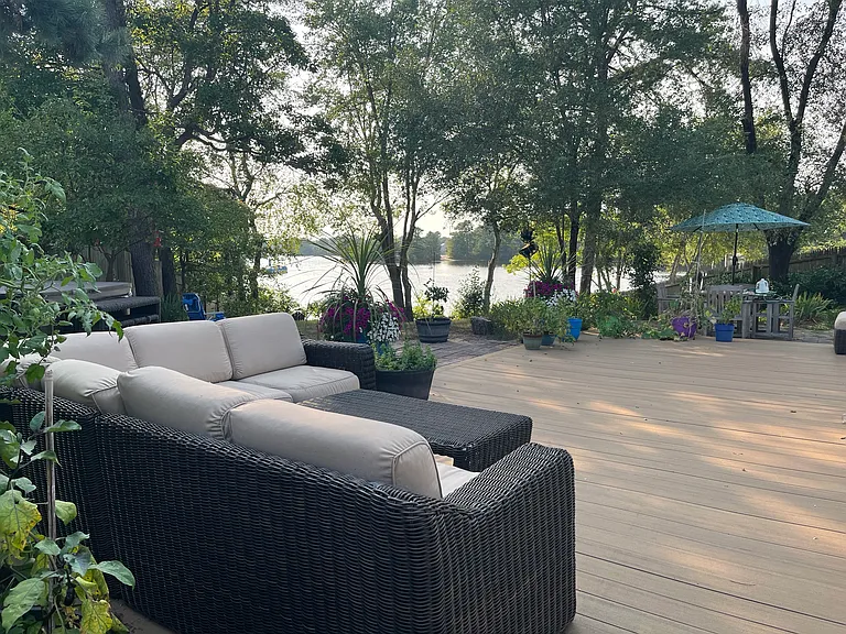 1 Shore Cir — Photo 2