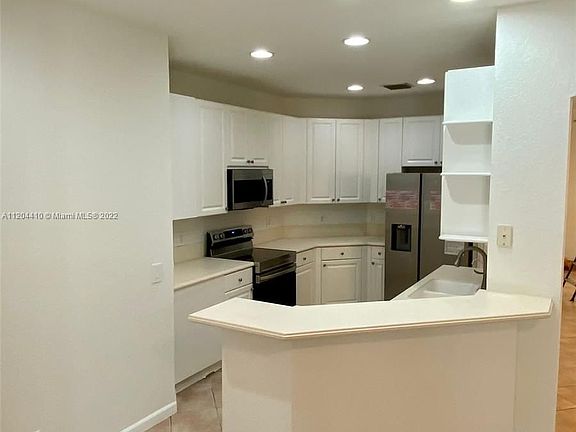 4th image of 1222 Golden Cane Dr