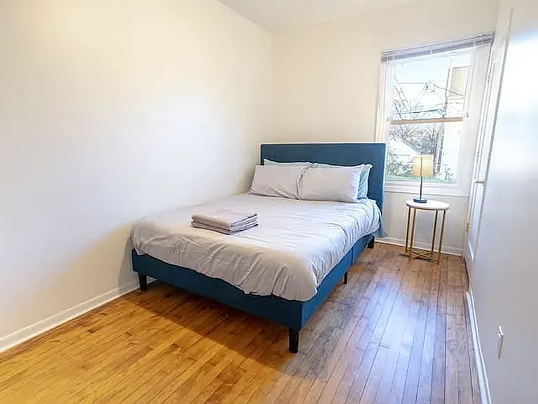 2110-2112 N Palmer St — Photo 13
