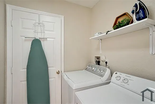 3021 NW 21st Ct — Photo 9