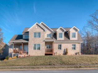 220 Lizzy Dr, Johnson City, TN 37615