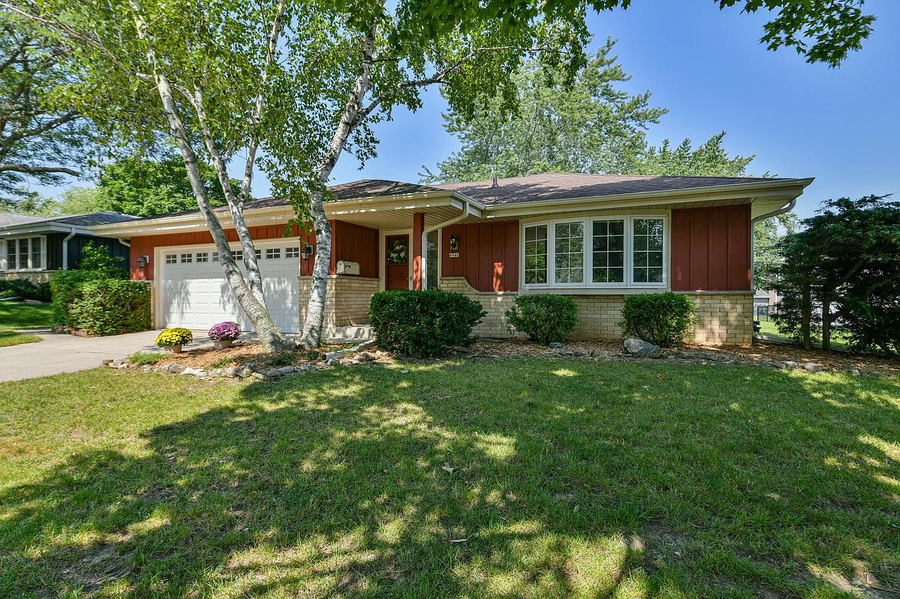 4940 Steeple DRIVE, Greendale, WI 53129 Zillow