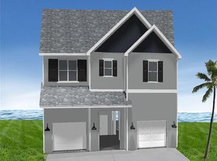 515 Neptune Cir, Tiki Island, TX 77554