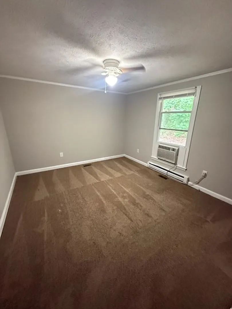 935 Country Place Rd — Photo 4