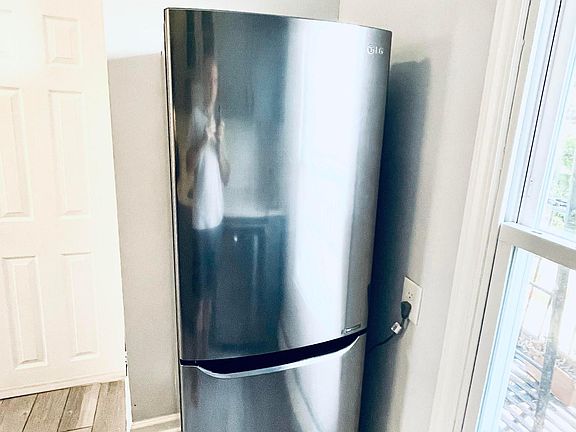4th image of 249 Pine St #3