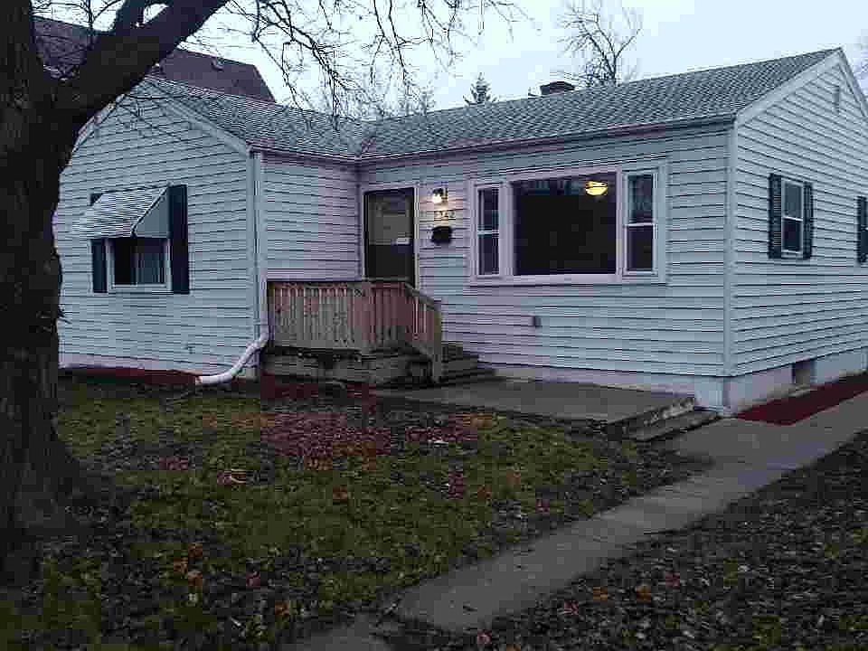 1st image of 2342 S 76th St