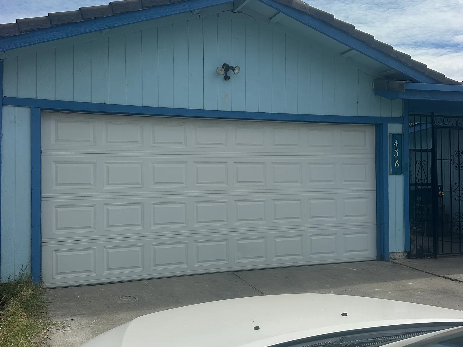 3 bed, 950 sqft, $2,050 — Photo 1