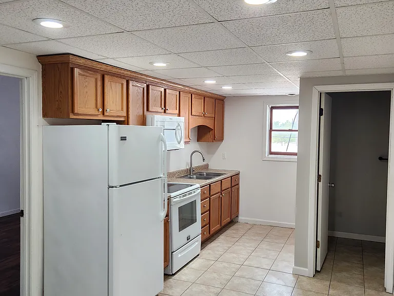 219 E Center St #A — Photo 5