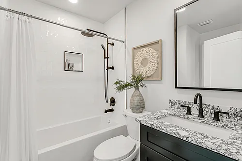 3008 W Estrella St #2 Photo 1