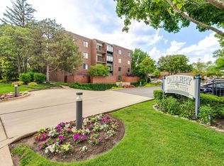 2200 Bouterse St APT 407, Park Ridge, IL 60068