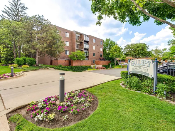 2200 Bouterse St APT 407, Park Ridge, IL 60068