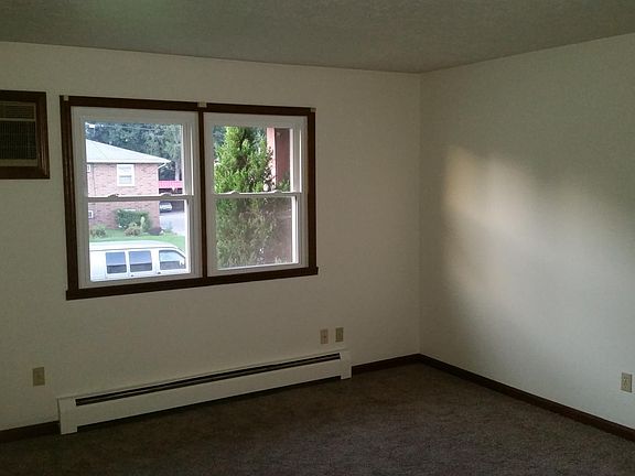 2nd image of 843 Cook Ave