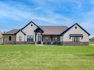 216 Columbia Ct, Springtown, TX 76082