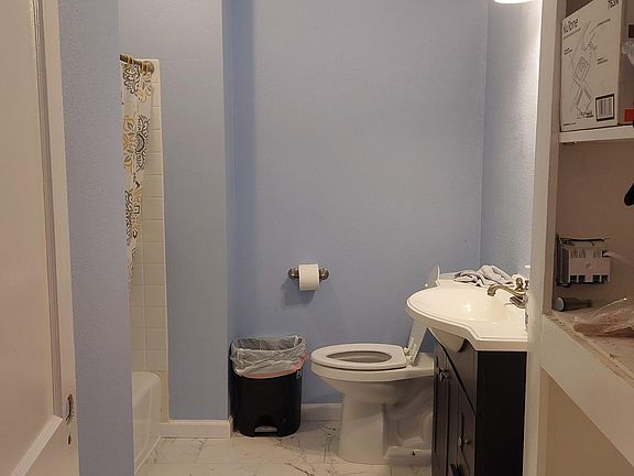 3rd image of 1515 Elmwood Ave