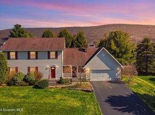 208 Stoney Creek Rd, Clarks Summit, PA 18411