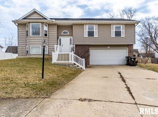 4710 W Andover Dr, Peoria, IL 61615