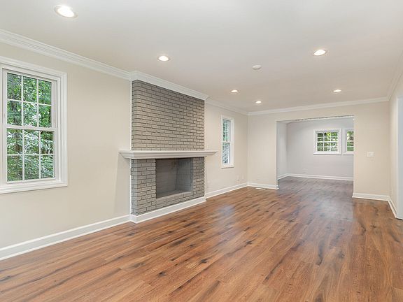 5th image of 7 Kings Grant Ct